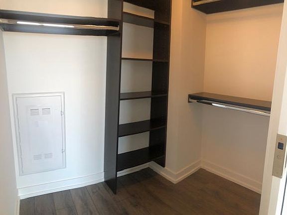 5th image of 225 W Division St #410