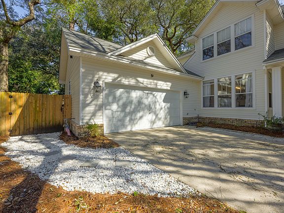 3rd image of 1723 Lilaberry Ln
