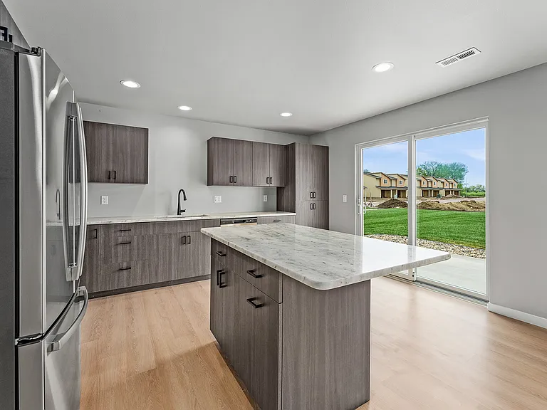 535 Harper Cir — Photo 1