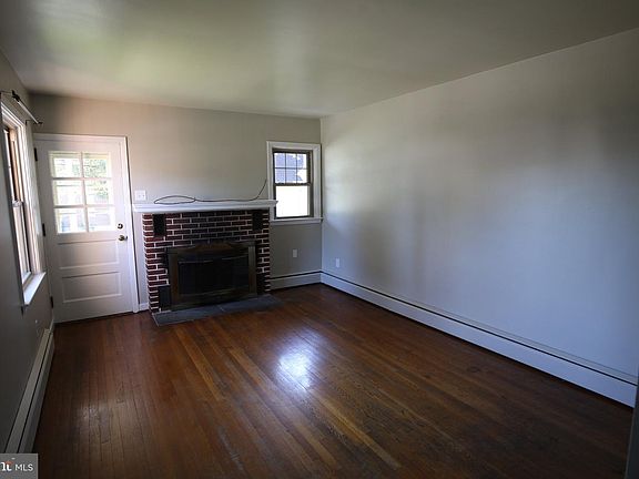 5th image of 26 N Penn St