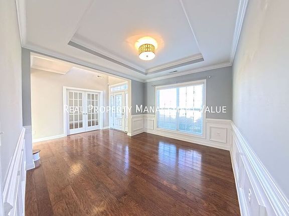 4th image of 8600 Fairgreen Ave