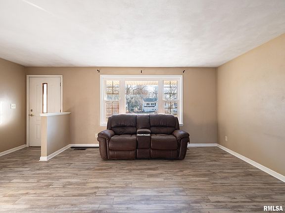 5th image of 1417 W Brentwood Dr