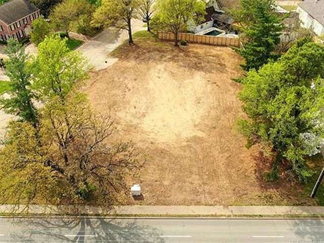 1st image of 2221 E Forest Blvd S