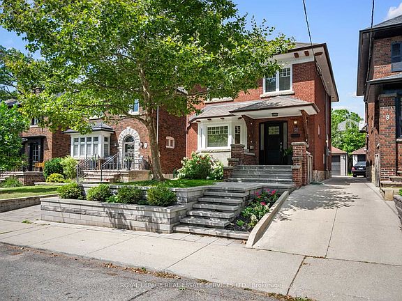 2nd image of 10 Elora Rd