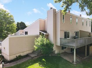 5606 W Bavarian Pass NE, Fridley, MN 55432
