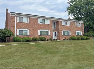 801 W Long Lake Rd #A-4, Bloomfield Hills, MI 48302