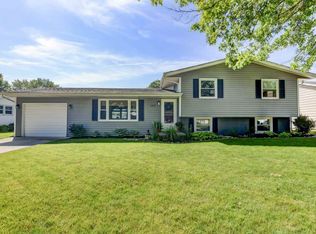 1432 Rutledge Dr, Lincoln, IL 62656