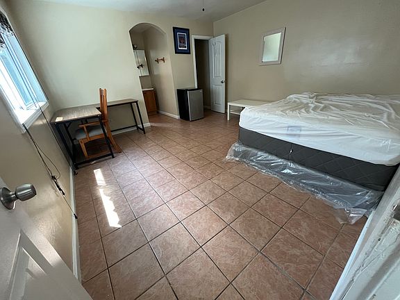 2nd image of 5811 Lindo Paseo #5-room C