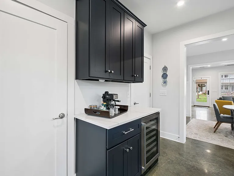 1125 Chester Ave #11 — Photo 11