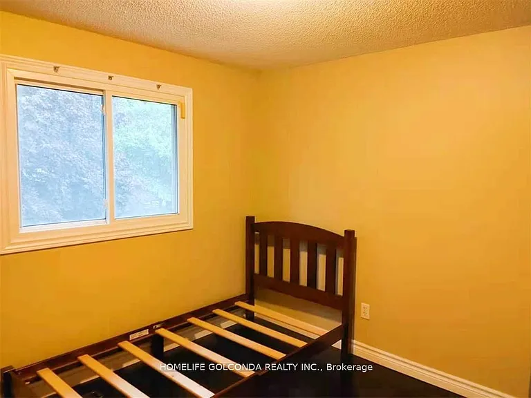 48 Hadden Cres — Photo 12