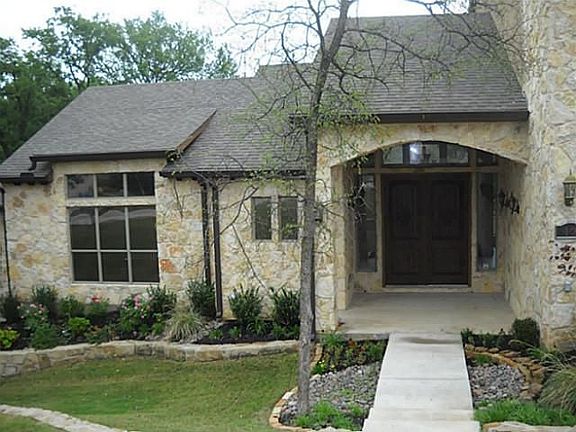 3rd image of 3106 Kimberlee Ln