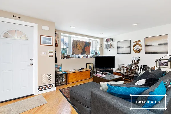 Sold by Grand & Co. | media 10
