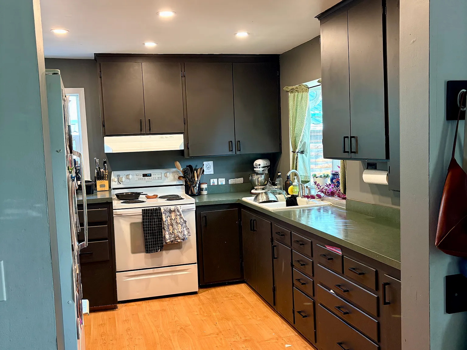 4 bed, 2048 sqft, $2,150 — Photo 3