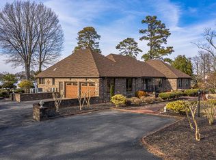 167 Tower Point Ln, Kilmarnock, VA 22482
