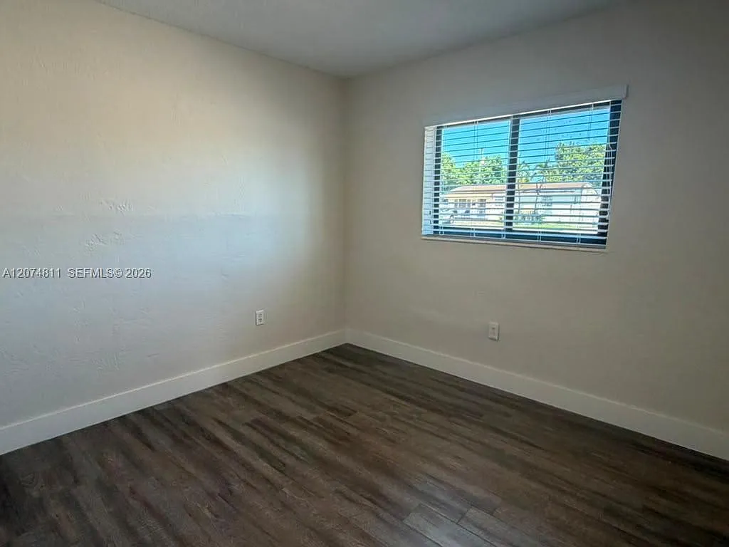West Hialeah Heights — Photo 4