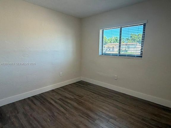 4th image of 805 W 30th St #11