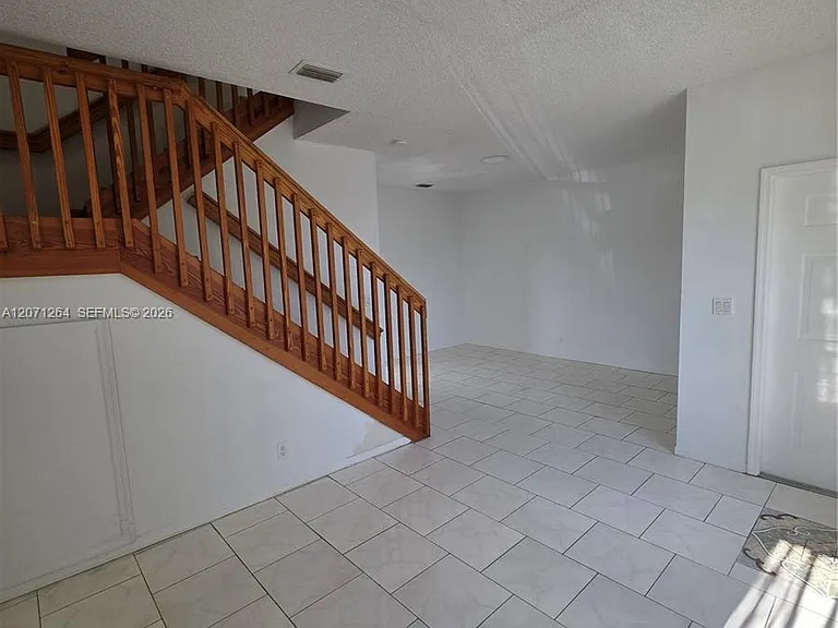 21250 NE 8th Pl #1 — Photo 4