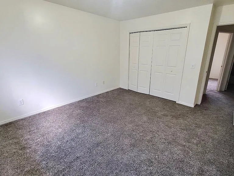 692 N 400 W #692 — Photo 13