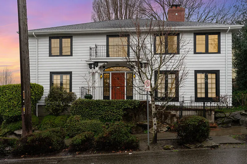 2906 Harvard Ave E #UPPER