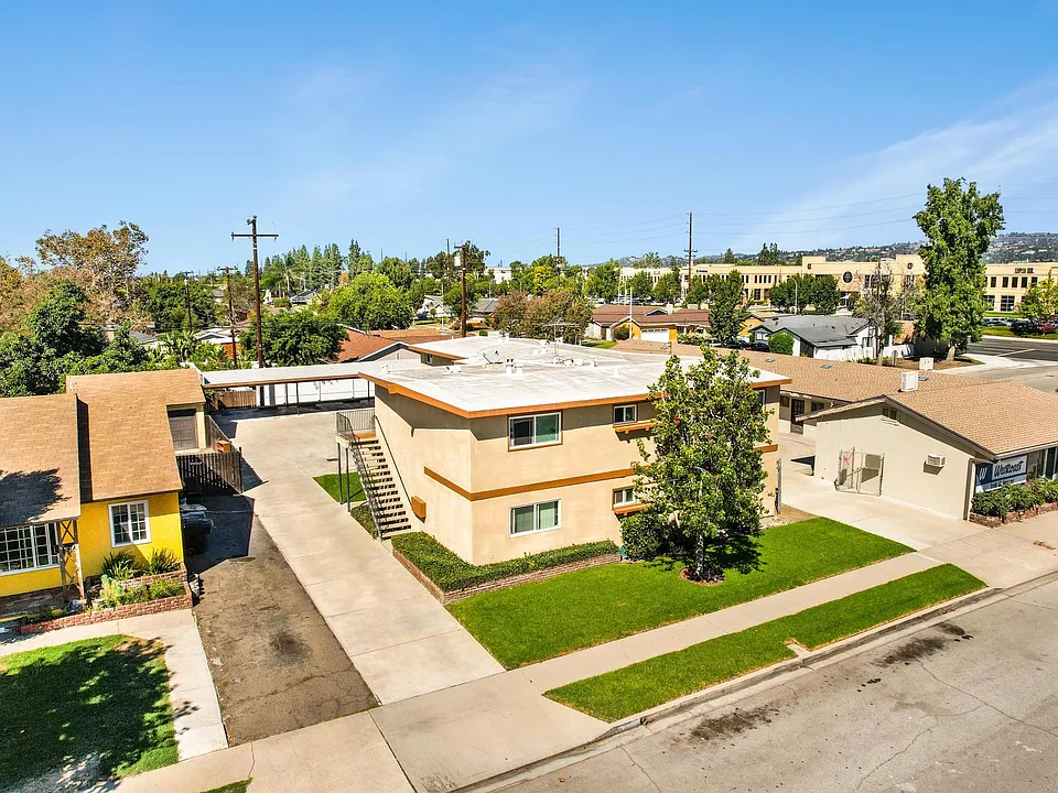 323 Catalpa Ave #3