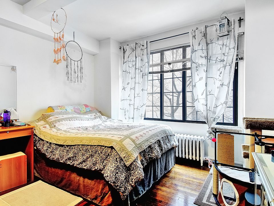 1st image of 320 E 42nd St APT 209