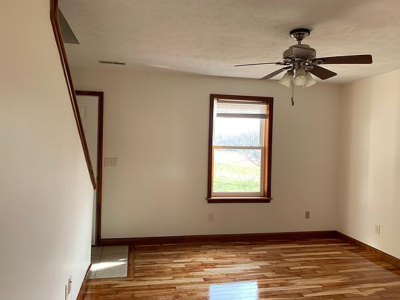 3rd image of 524 Dean St #C