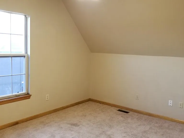 1901 Cherokee Dr — Photo 15