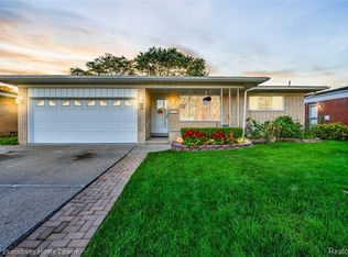 32405 Whitley Cir, Warren, MI