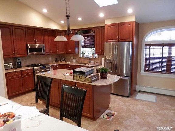 3rd image of 15818 83rd St