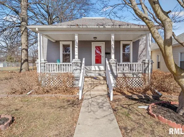 819 W Franklin St, Taylorville, IL 62568