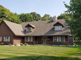 W174S6834 East Dr, Muskego, WI 53150