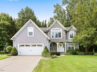2759 Joseph Ln, North Perry, OH 44081
