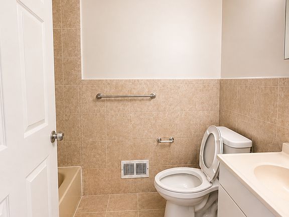 5th image of 26 22nd St #2A