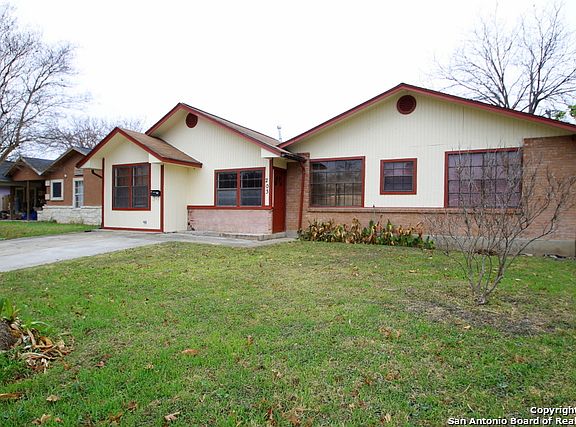 2nd image of 203 Craigmont Ln