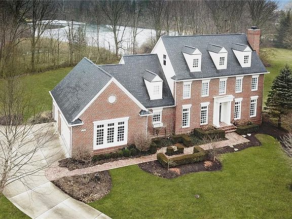 2nd image of 7485 Fox Hollow Ct