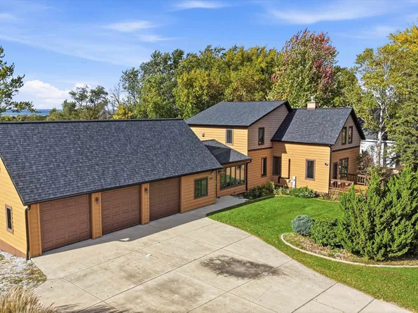 2977 Bay Settlement Rd, Green Bay, WI 54311