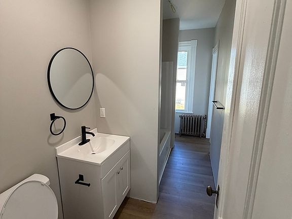 5th image of 9 Willow St #2