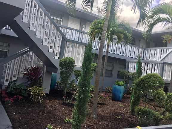 2nd image of 111 Palm Ave APT 1