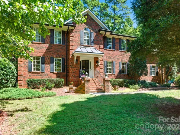 241 Pat Stough Ln, Davidson, NC 28036