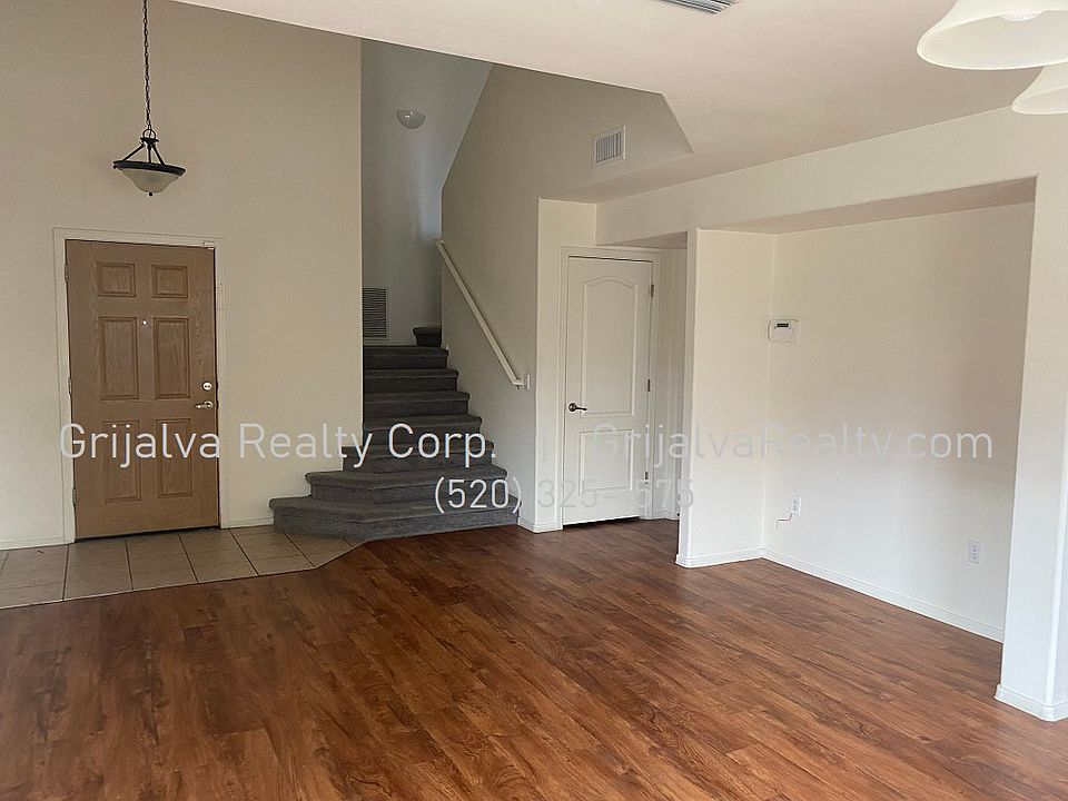 2nd image of 3960 E Coolbrooke Dr