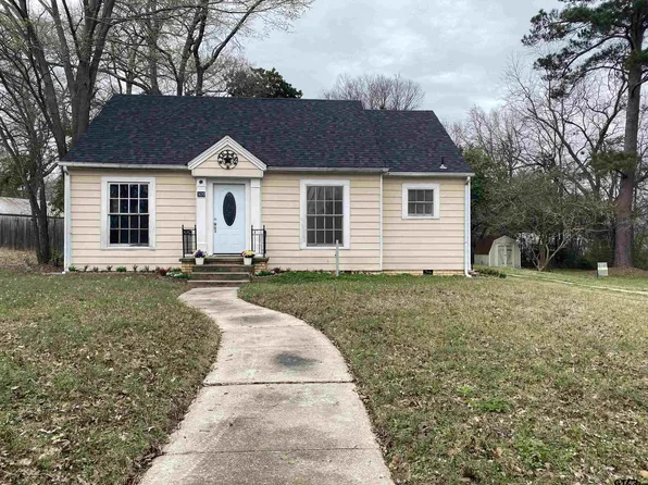 309 E Park Dr, Overton, TX 75684