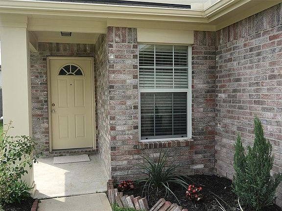 3rd image of 7842 Crescent Village Ln