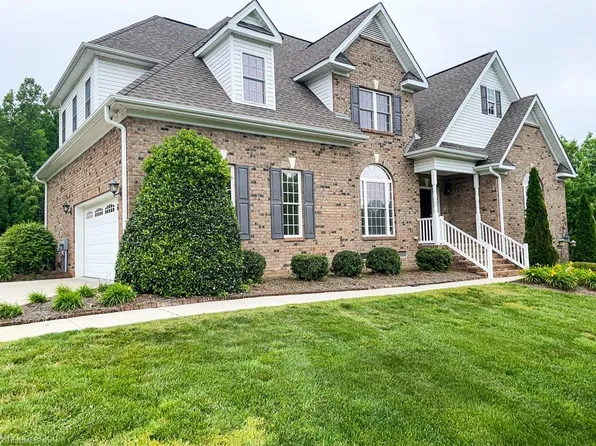 425 Mallard Landing Blvd, Clemmons, NC 27012