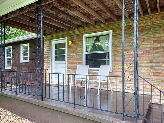 2nd image of 4801 Green Meadow Ln