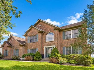 6686 Overlook Rd, Orefield, PA 18069