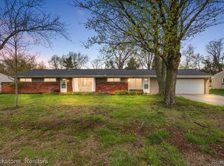 1759 Ashstan Dr, Walled Lake, MI 48390