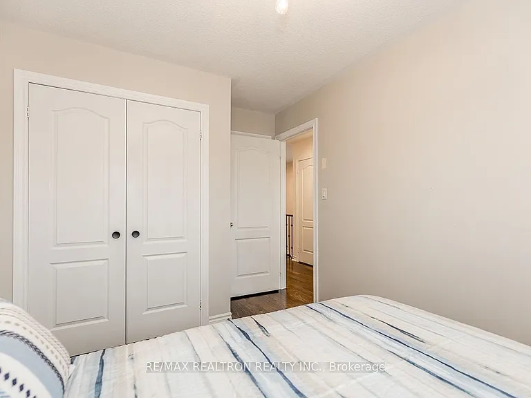 28 Donald Buttress Blvd W — Photo 33