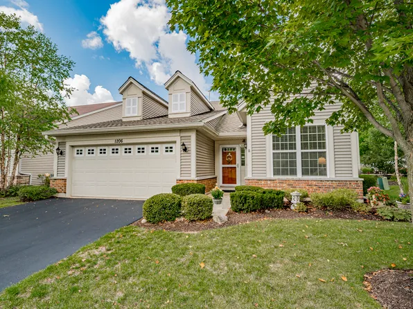 1206 Heathrow Ln, Aurora, IL 60502