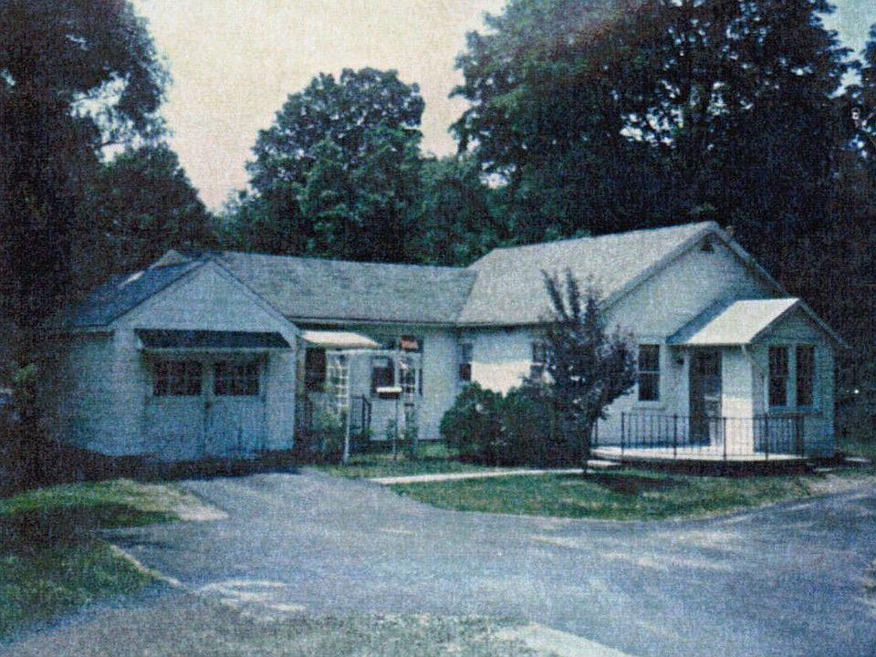 1st image of 1023 Violet Ave