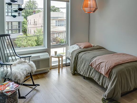 4th image of 130 Clarke Ave #325
